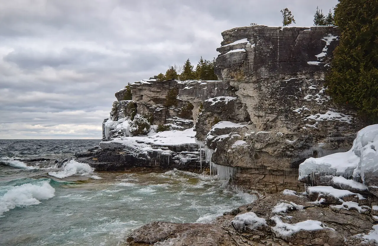 Limestone cliffs dropping into Georgian Bay at Indian Head Cove