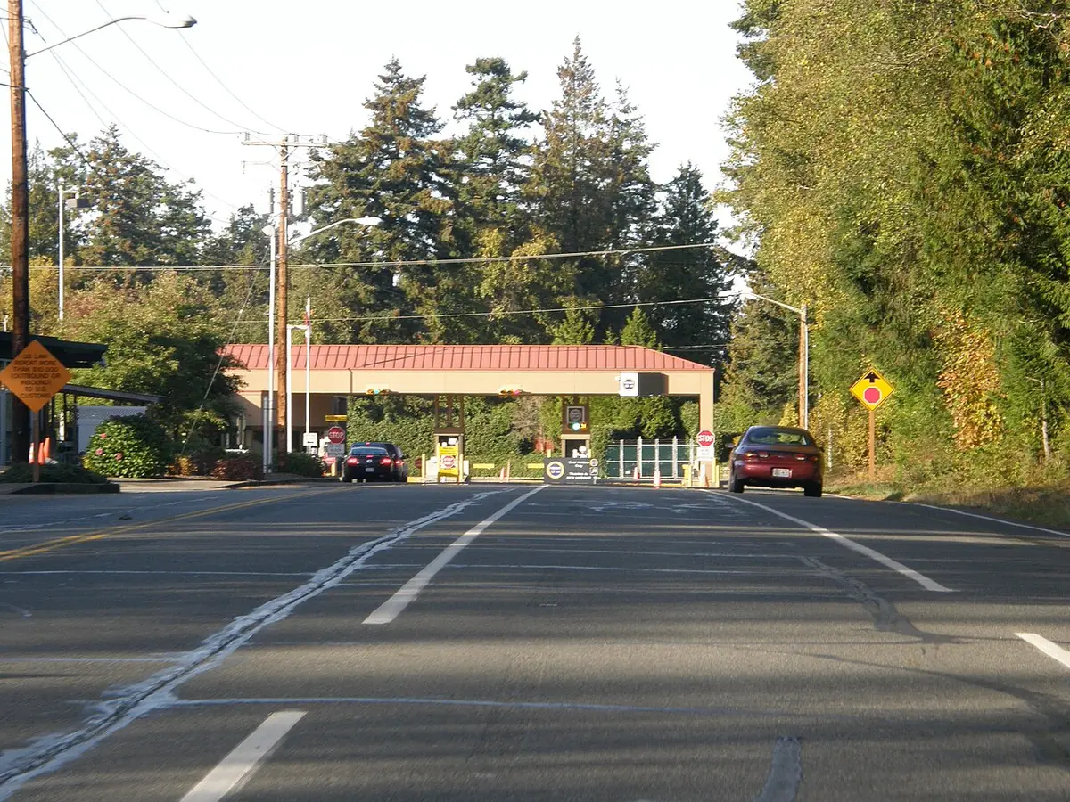 A Canada Border Services Agency office building with bilingual signage