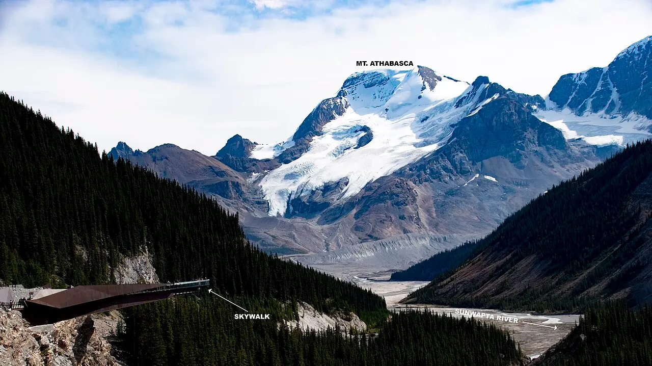 Visitors on the Columbia Icefield Skywalk glass walkway above the Sunwapta Valley