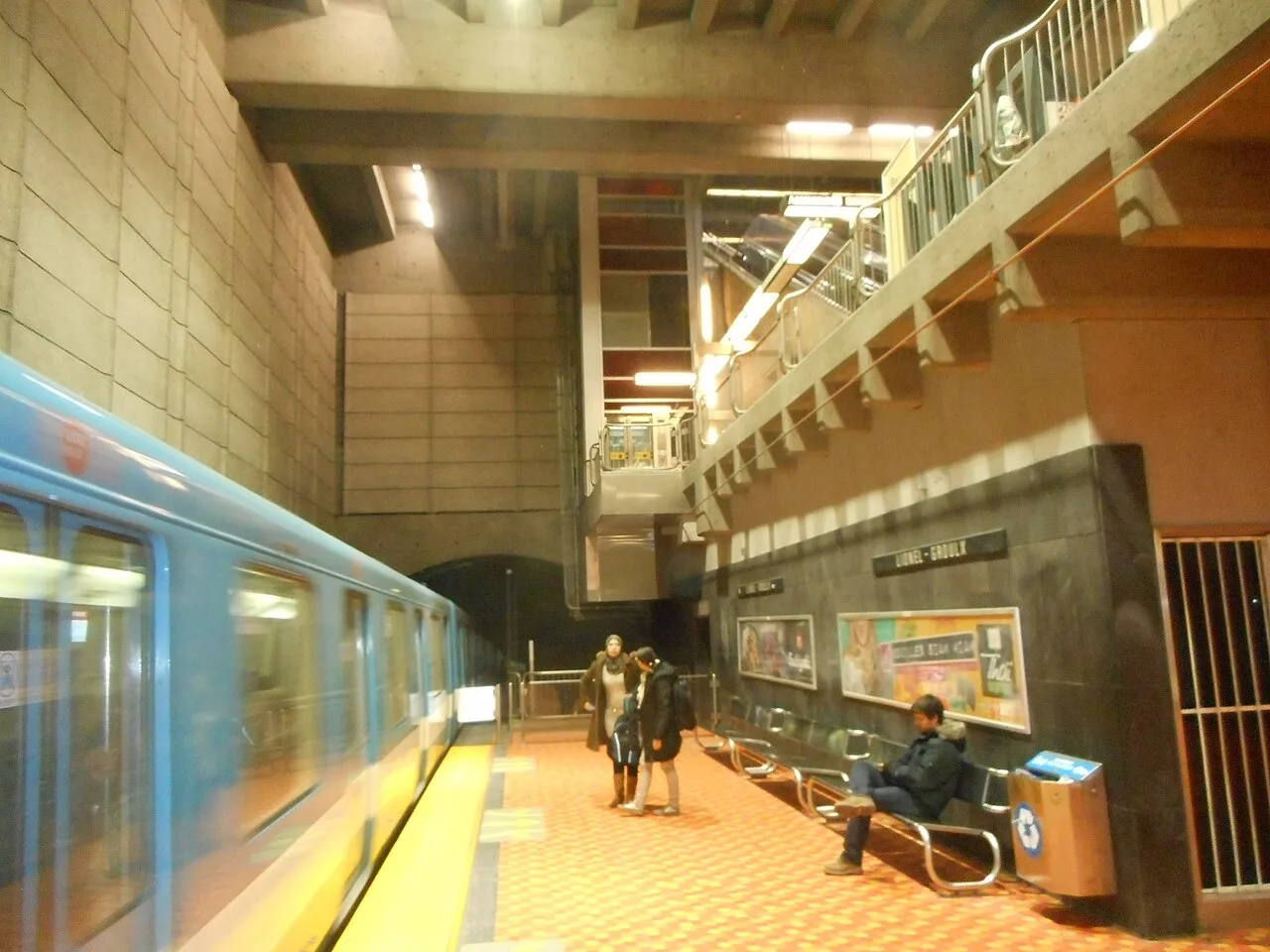 The platform level of Lionel-Groulx station on the Montreal metro