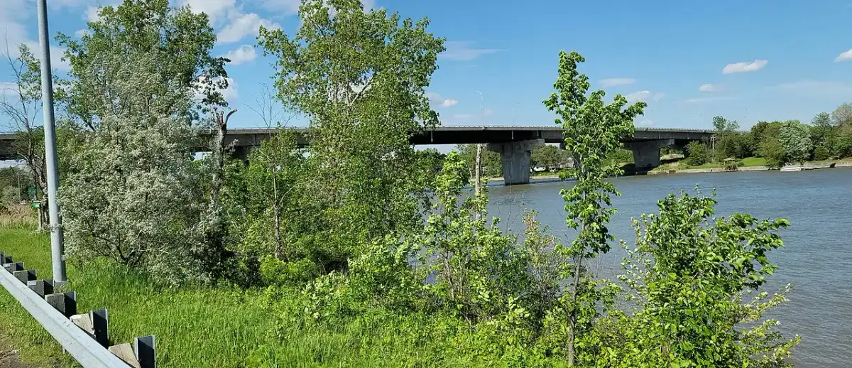 Autoroute 20 crossing the Richelieu River on a multi-lane bridge