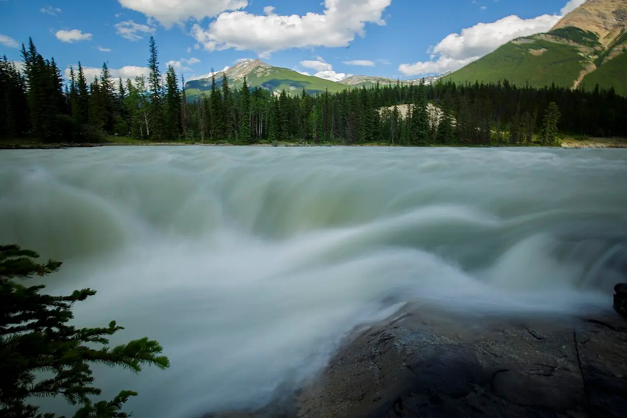 Athabasca Falls cutting through rock in Jasper National Park