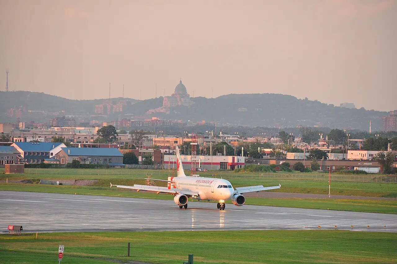 Aircraft and terminal buildings at Montréal-Trudeau International Airport